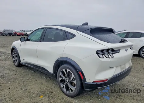 2023 Ford Mustang Mach-E Premium z USA, uszkodzony, nr VIN 3FMTK3RM8PMA48850